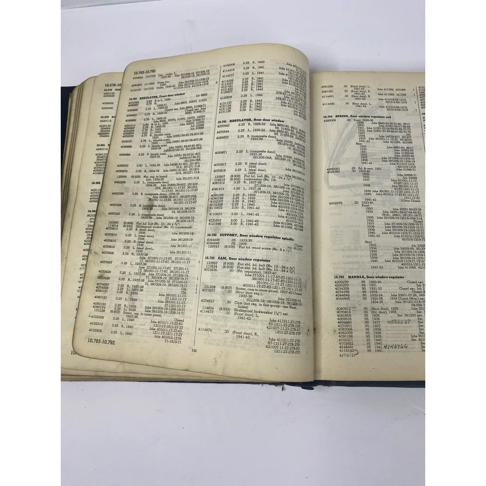 1929-1942 Chevrolet Master Parts Catalog Accessory GM Book Hard Back Binder READ
